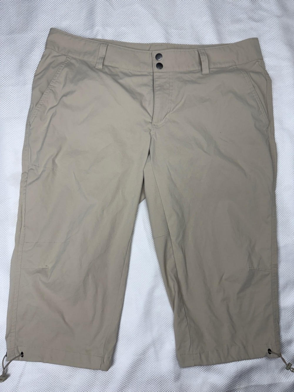 Beige Knee-Length Columbia Omni - Shield Casual Shorts - Size 16